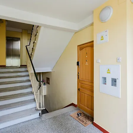 1 Apartment *