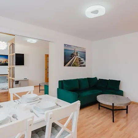 1 Apartment *